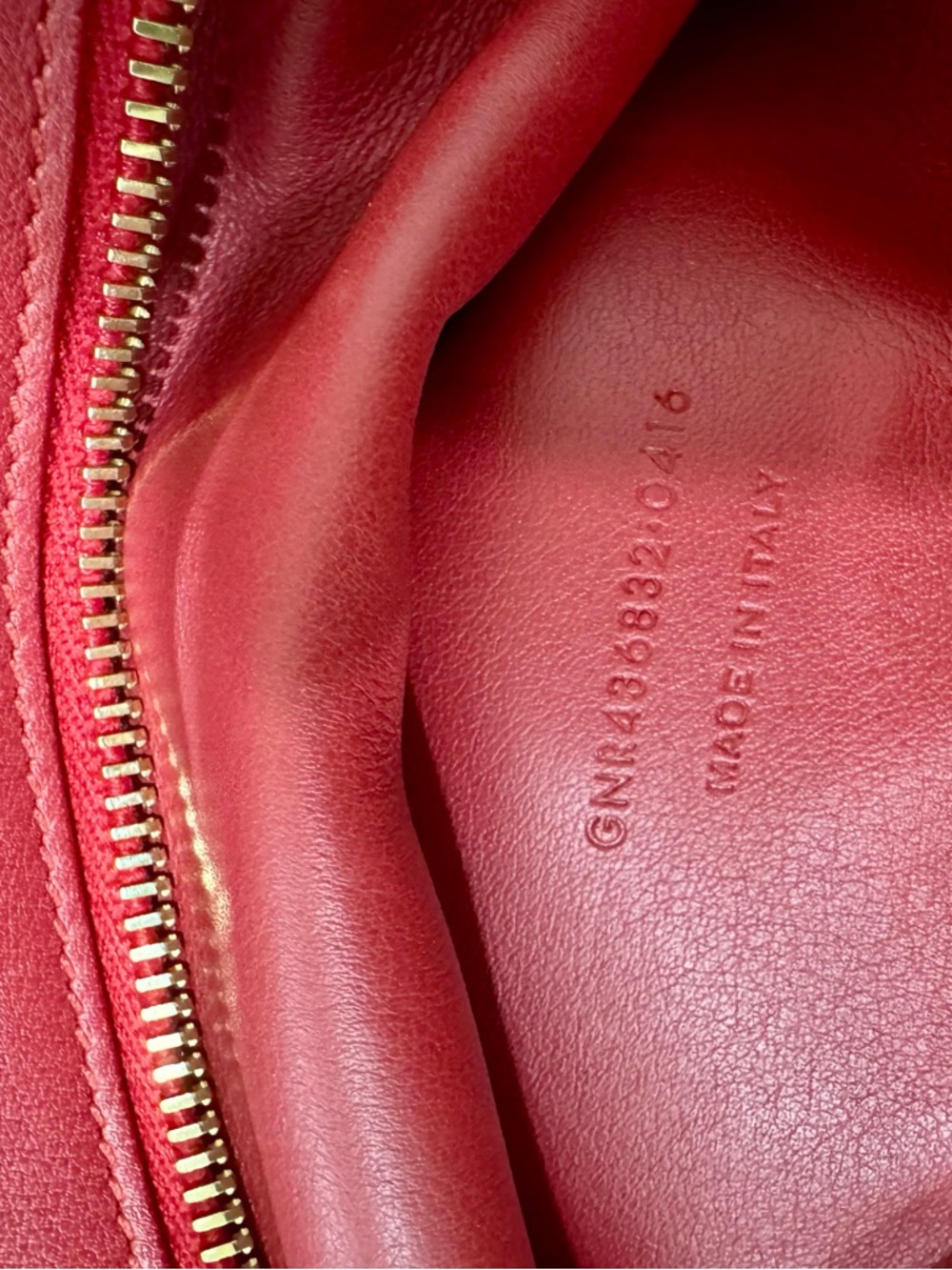 Saint Laurent Red Downtown Cabas Leather Bag, with Gold YSL Hardware - Picture 11 of 12
